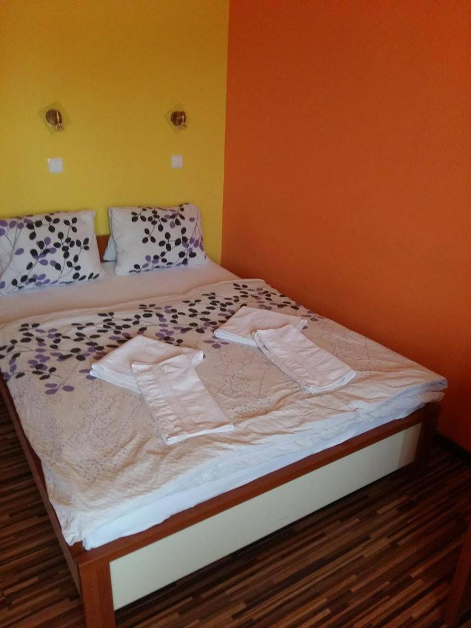 Hotel Central Sala Bilik gambar