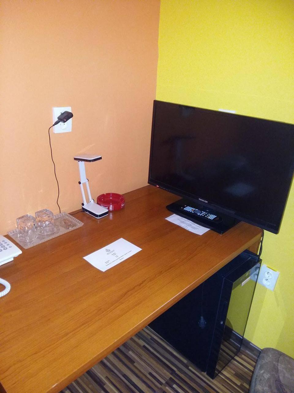 Hotel Central Sala Bilik gambar